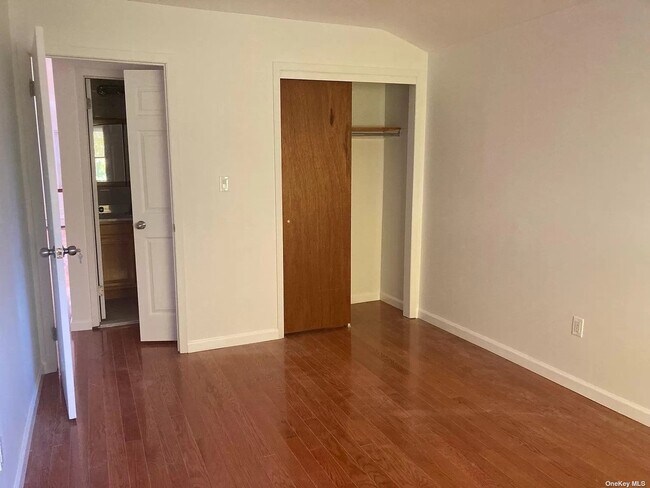 Photo - 211-23 46th Ave