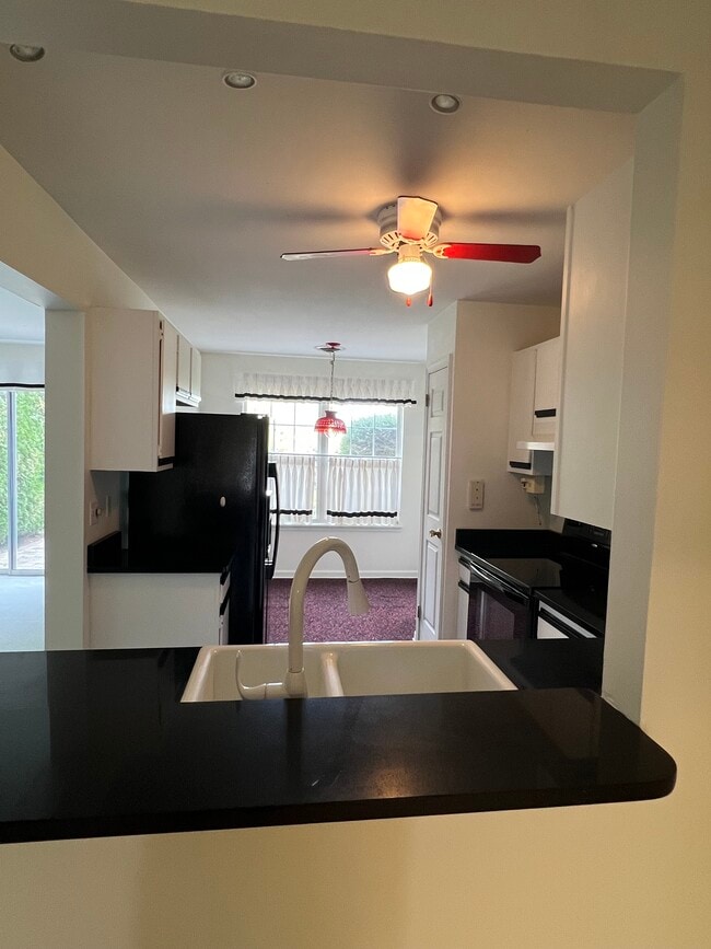 Photo - 1534 MacIntosh Way