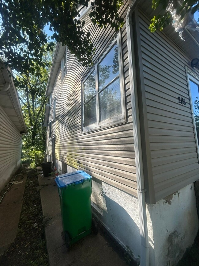 Photo - 2118 Rosebud Ave