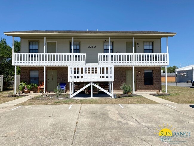 Building Photo - Charming 2 Bedroom Unit in Gulf Breeze!