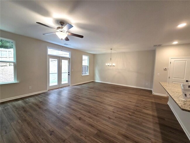 Photo - 1416 Lucan Ln