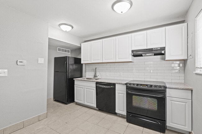 Building Photo - 3733 Brush Creek Dr