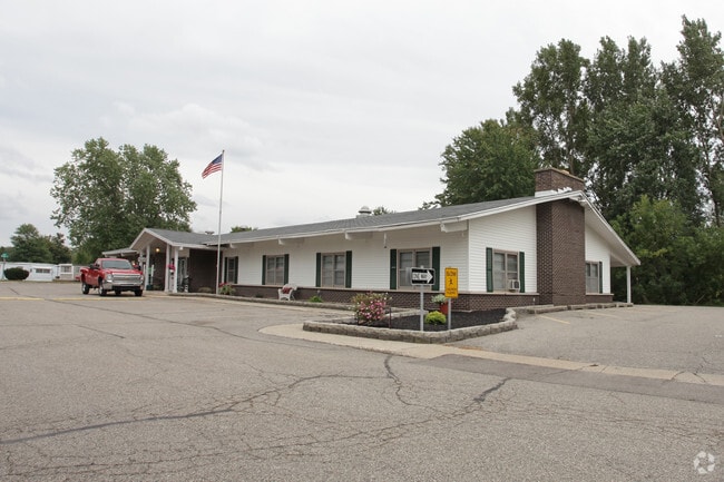 Creekside Estates - Creekside Estates Apartments