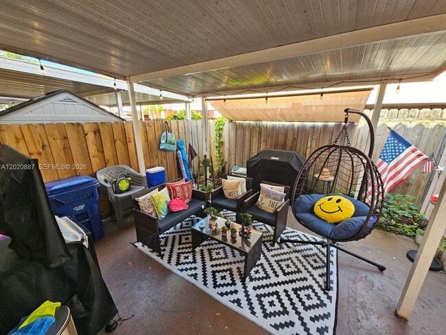 Photo - 8059 NW 8th St