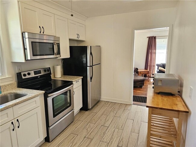 Photo - 173 Nancy Dr SE