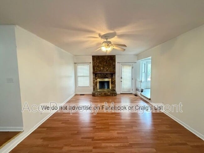 Photo - 1863 Windlock Dr