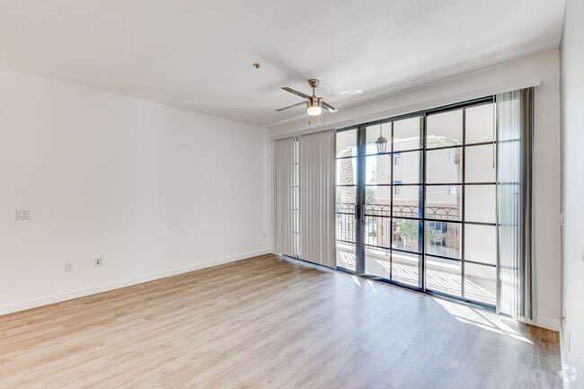 3BR, 2BA - 1,228SF - Living Room