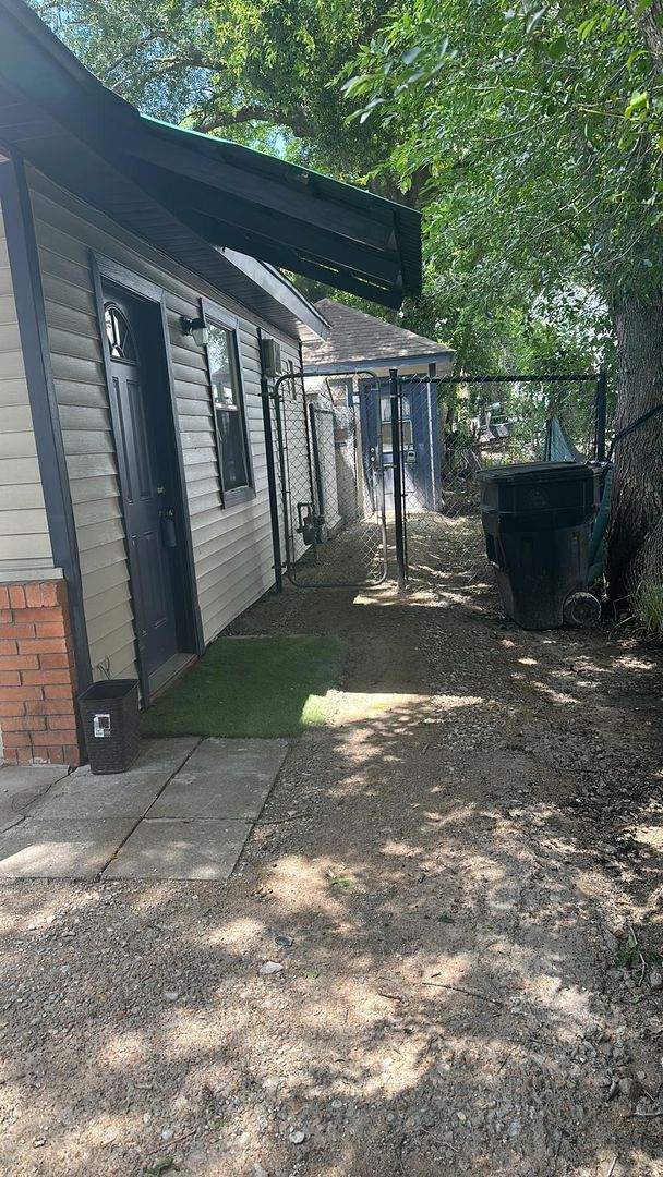 Photo - 2117 Thonig Rd Unit 2117 THONIG RD B