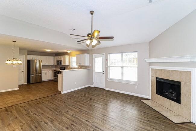 Photo - 120 Pinewood Dr