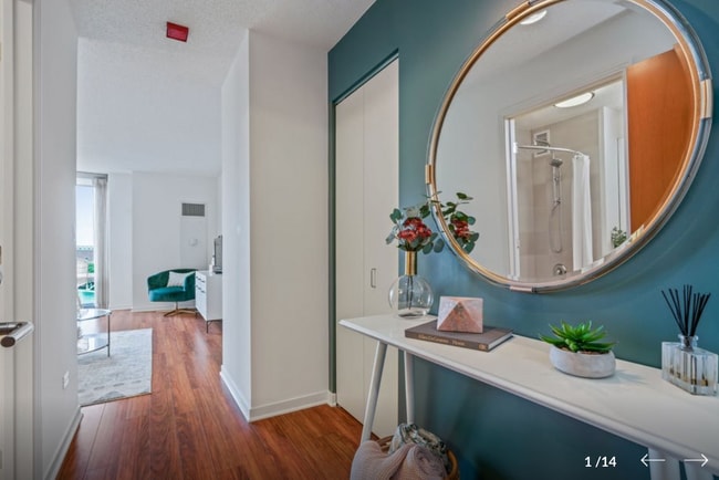 Photo - 645 N Kingsbury St