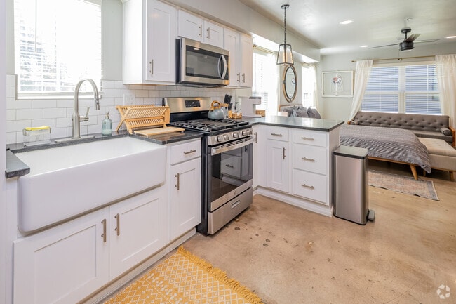 Studio - 434SF - Kitchen