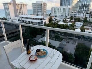 Building Photo - 336 N Birch Rd Unit 11H