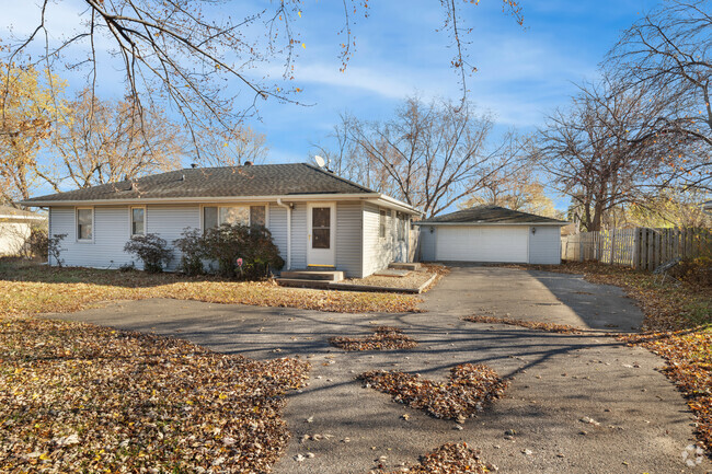 Building Photo - 11633 Crooked Lake Blvd Rental