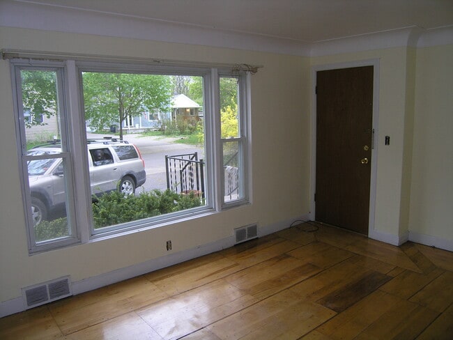 Photo - 1343 Rosewood St Unidad 1