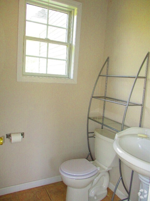 Building Photo - 1672 NY-205 Rental