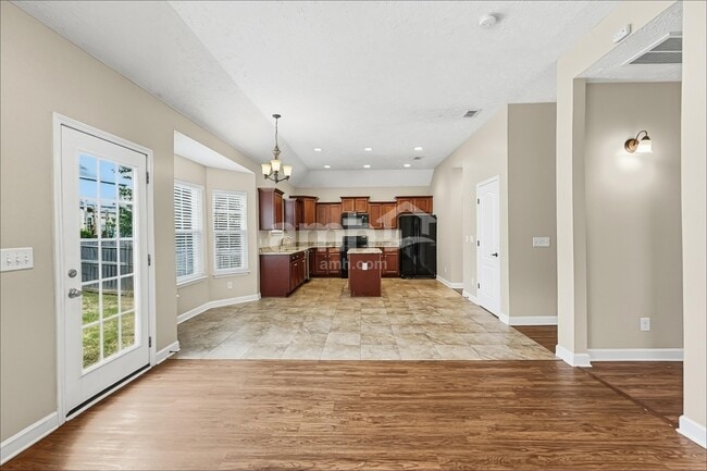 808 Ottoe Ct