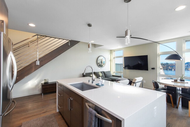 Photo - 611 Wheeler St Unidad ID1231210P