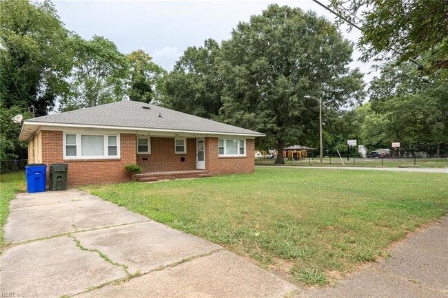 Photo - 344 Woodview Ave