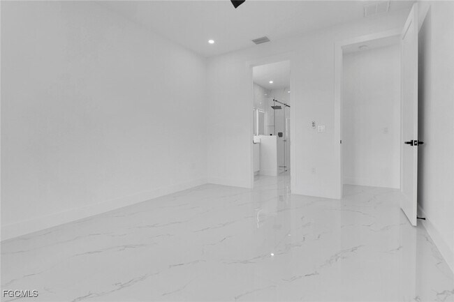 Photo - 928 NE 8th Pl