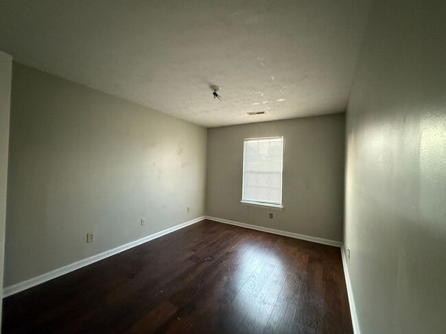 Photo - 2 Bedroom pay ONLY Electric! Unidad D