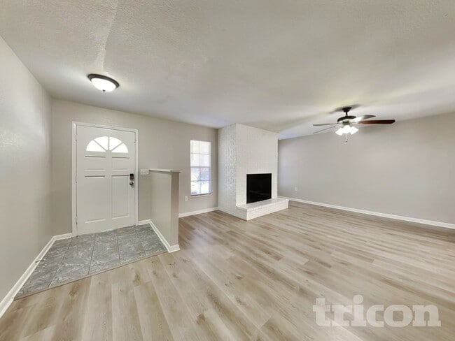 Photo - 3701 Sapphire Ln