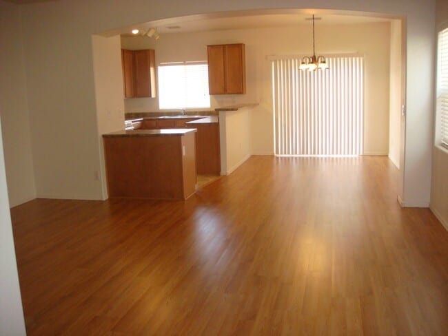 Photo - 608 N Robles St