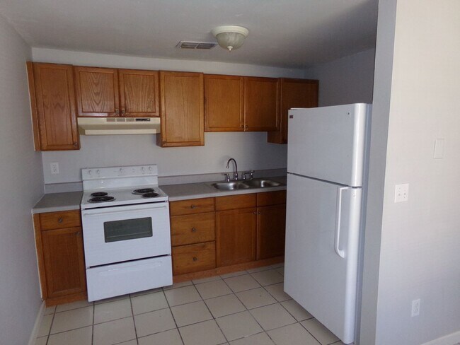 Photo - Spacious 2/1 Condo for Rent