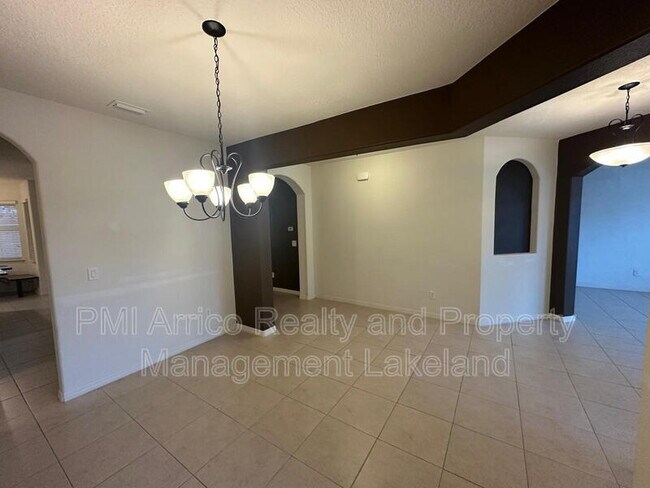 Photo - 2009 Country Aire Loop