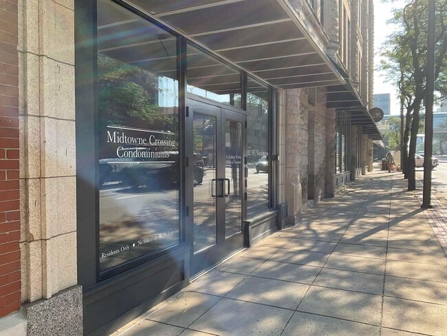 Building Photo - 112 W Washington Blvd Unit 319 Rental