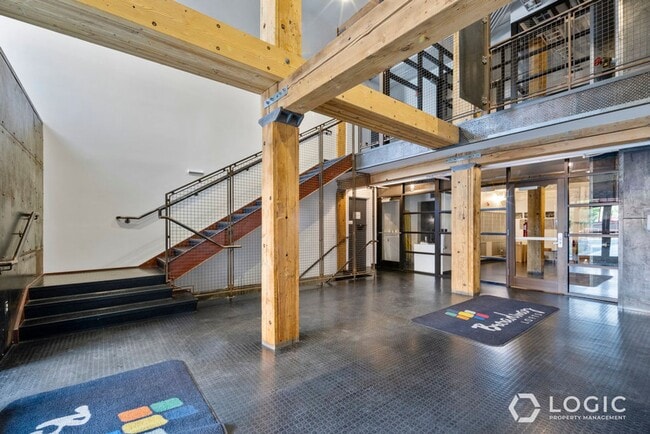 Photo - 159 W Broadway-304