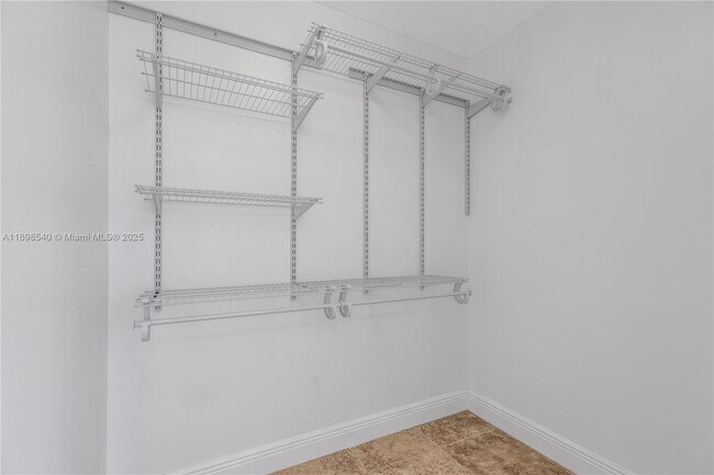 Photo - 948 SW 3rd St Unit 304