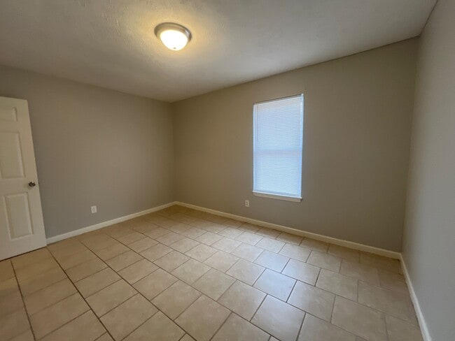 Photo - 17 Susan Cv Unit L