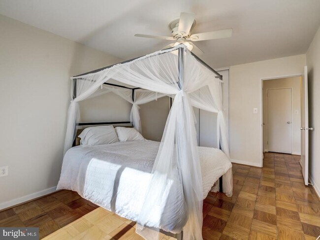 Photo - 3000 Spout Run Pkwy