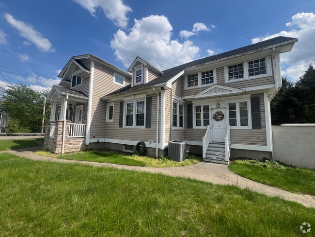 Building Photo - 605 Piermont Ave Unit B Rental