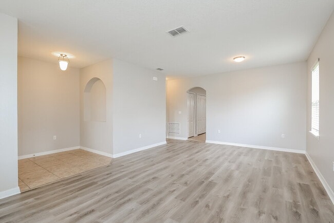 Photo - 4804 Ashurst St