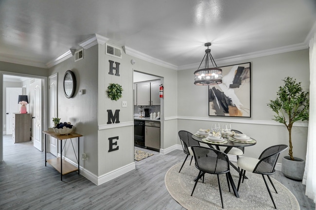 Photo - San Marino Apartments