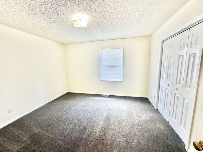 Photo - 816 Lucas St