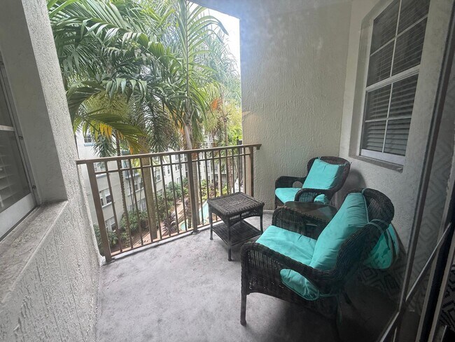 533 NE 3rd Ave Unit 415