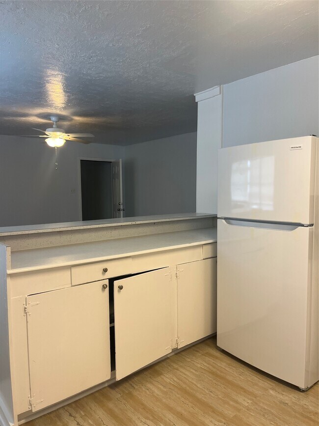 Photo - 5537 Bataan Rd