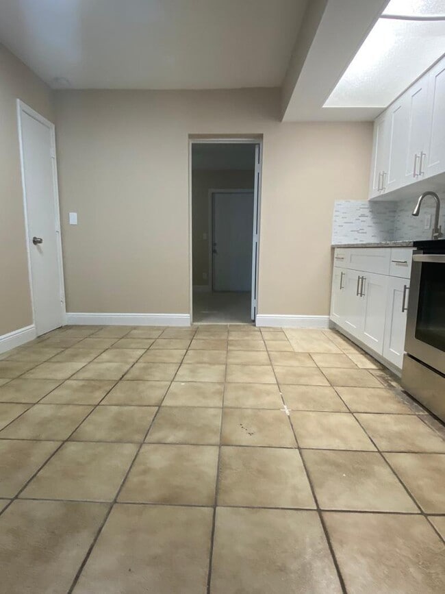 Photo - 182-184 SE 10th St