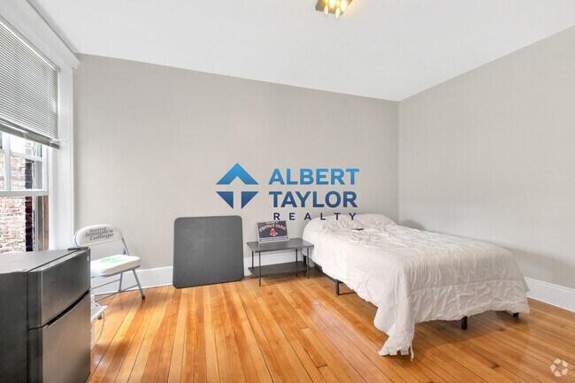 Building Photo - 104 Strathmore Rd Unit 4 Rental