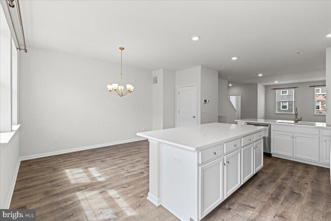 Photo - 8 Venice Ln
