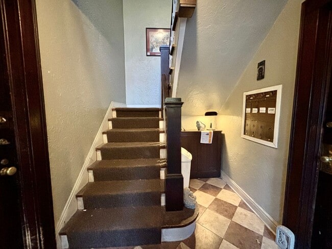 Photo - 5017-5019 Wyandotte St Unidad 5017-2N