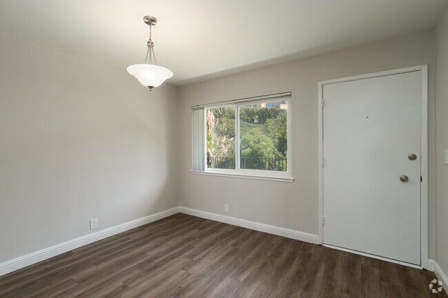 1HAB, 1BA - 800ft²