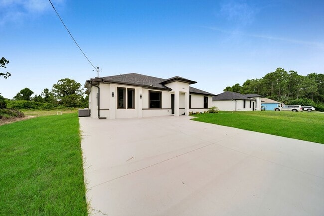 462 Lampion Ave S Unidad Main house