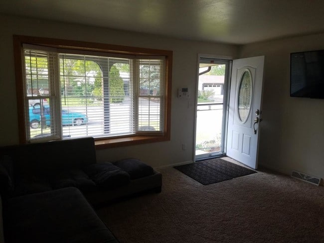 Photo - 2633 Danbury Dr