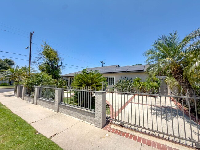 Photo - Resort Style 3Bed/3Bath in Northridge!