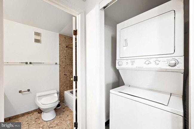 Photo - 250 S President St Unit 603