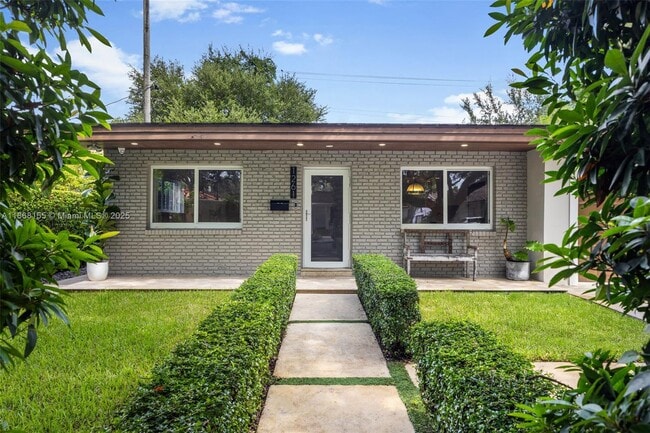 Photo - 1261 San Miguel Ave