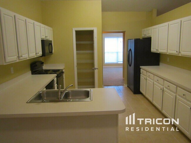 Photo - 1267 Summit Oaks Dr E